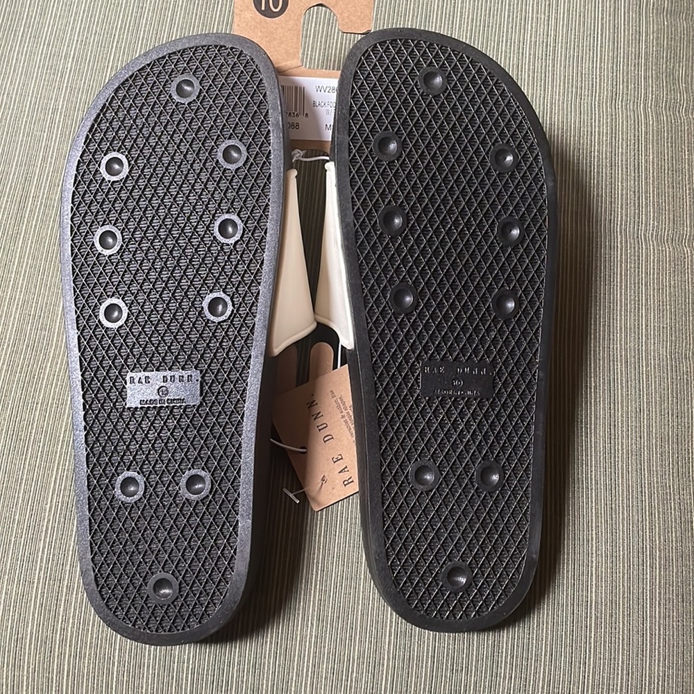 Rae Dunn Relax Slides (womens sizes 8 & 10 available) - Picture 3 of 4